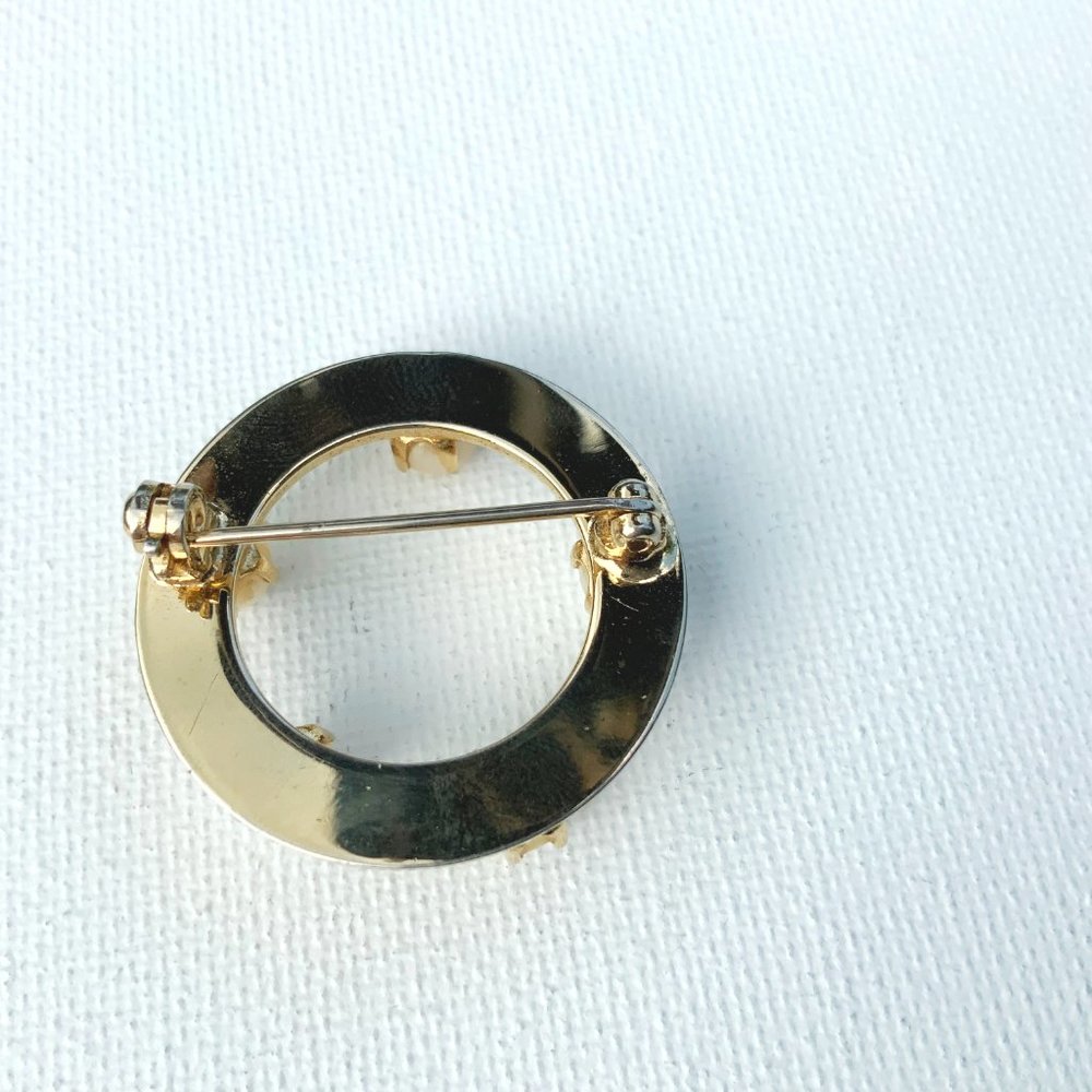 Modernist Goldtone Open Circle Cultured Pearles Pin Brooch - Picture 9 of 16